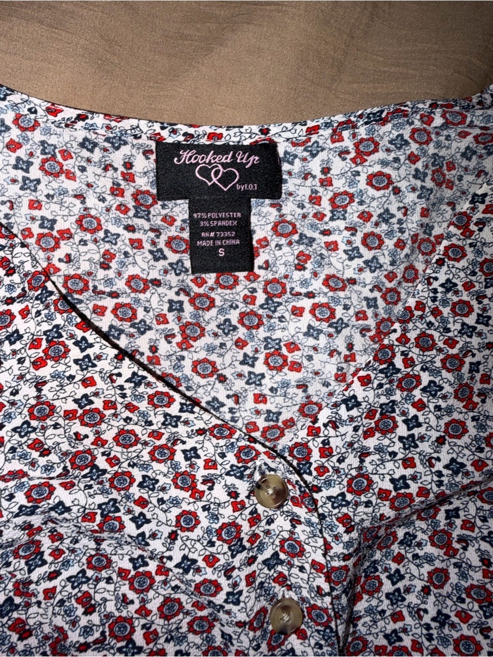 Hooked Up by IOT White Floral Button-Front Top with Red & Navy Print